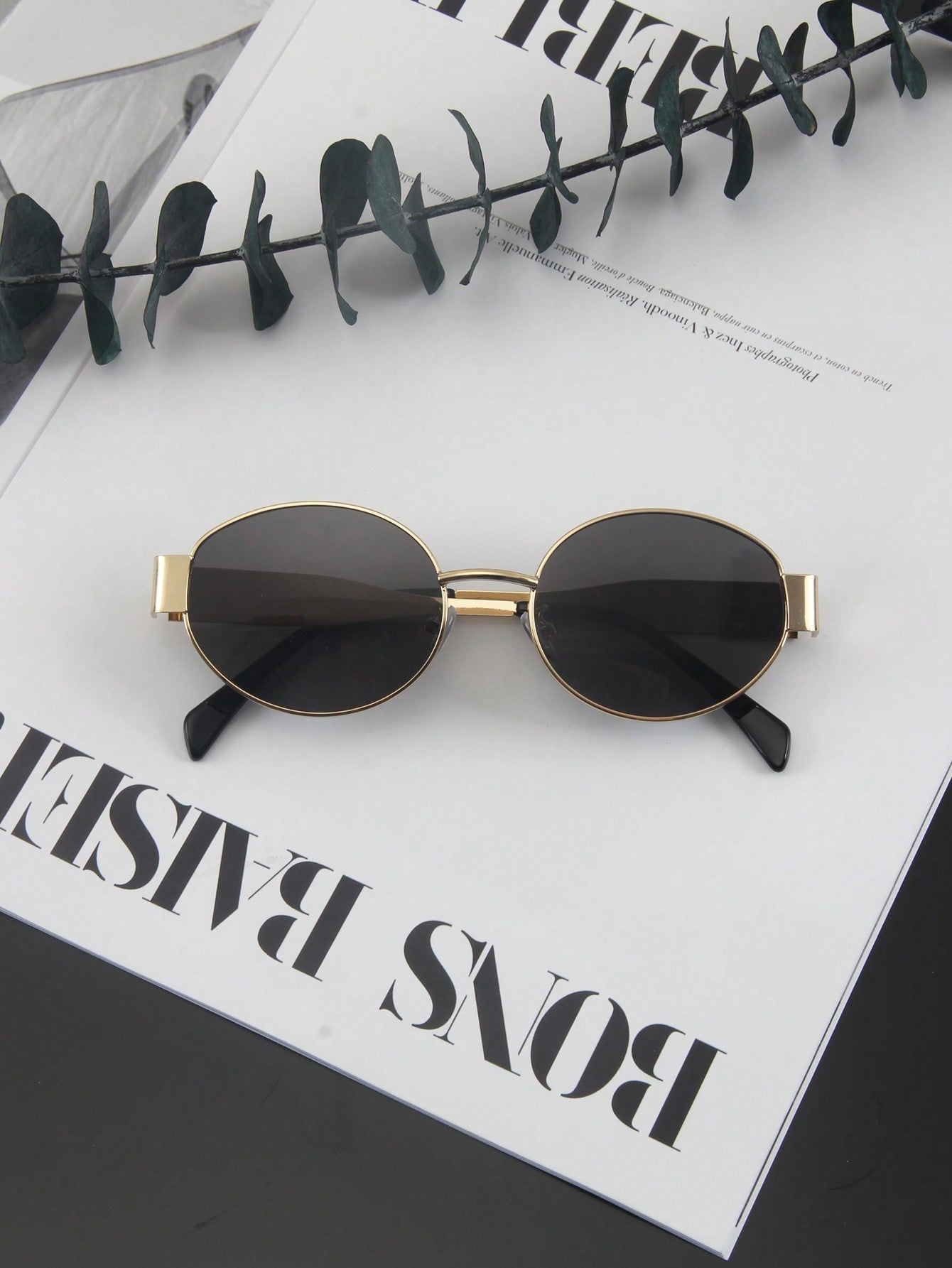 Retro Oval Style